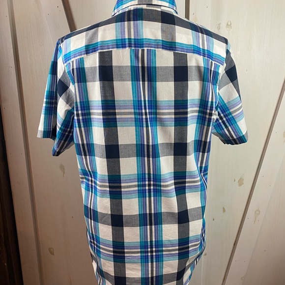 Columbia Active Fit Plaid Button-Front Short Sleeve Shirt - Picture 2 of 5